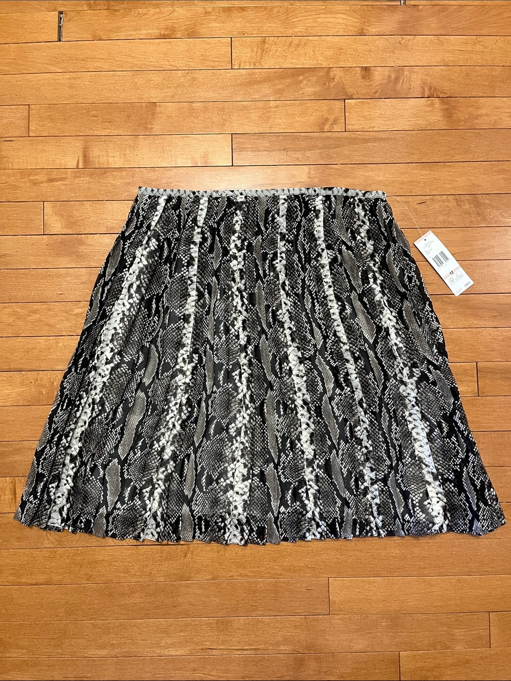 Jones New York Womens Black & White Snake Print Pleated Skirt